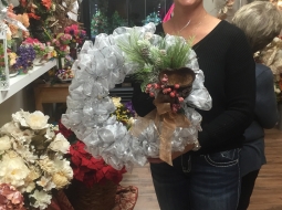 4177-Woman-large-white-ribbon-wreath