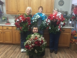 4185-4-Women-w-wreaths
