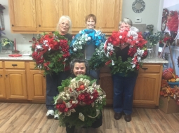 4186-4-Women-w-Christmas-wreaths