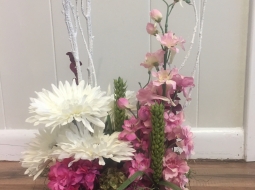 Parallel design in white/pink/green floral in retangular vase-4395