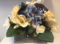 Round design with white & blue florals-4386