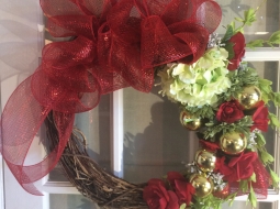 0071-Red-bow-wreath-of-grapevines
