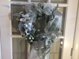 0078-Silver-wreath-w/silver-ribbon-ornaments-flowers