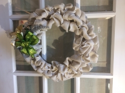 0092-Burlap-covered-wire-wreath-with-green-bow