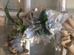0095-Silver-burlap-wreath-decorations
