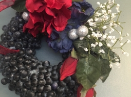 4171-Blueberry-wreath-w-red-white-blue