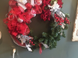 4182-Evergreen-wreath-w-red/white/silver