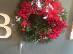 4183-Evergreen-wreath-w-Red-flowers