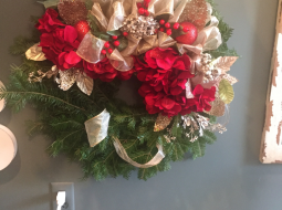 4184-Evergreen-wreath-w-red/gold/silver